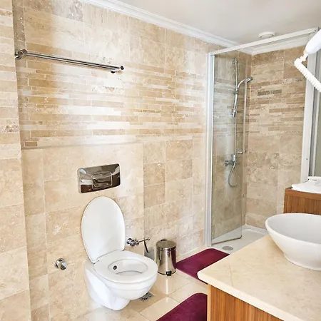 Luxury 2-bedroom Sea View In Gold Apartment